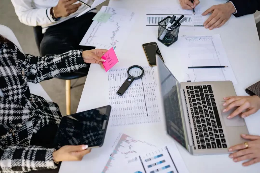 Comment bâtir une stratégie de contenu qui attire et convertit
